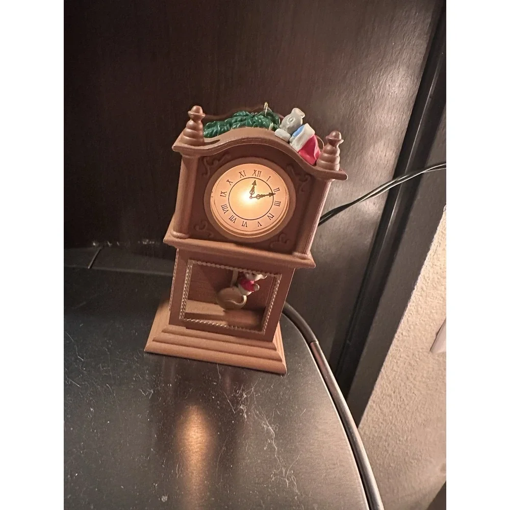 Hallmark 1994 Light-Up Clock Ornament Mouse Scene‎ Grandfather Style Works VTG
